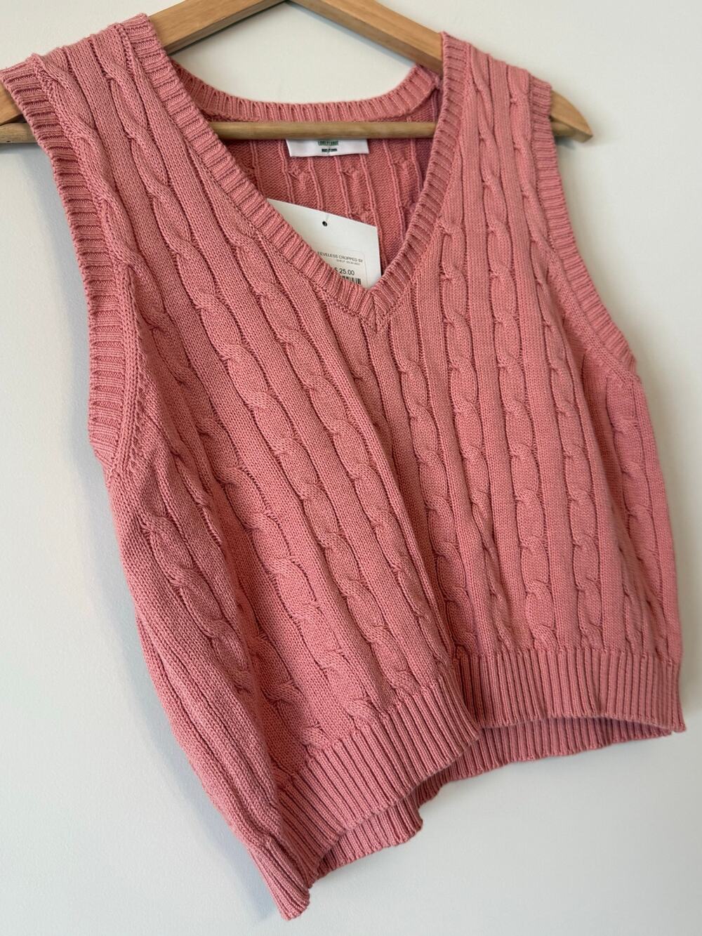 Double Zero Pink Cable Knit Sweater Vest – NWT – Size Large